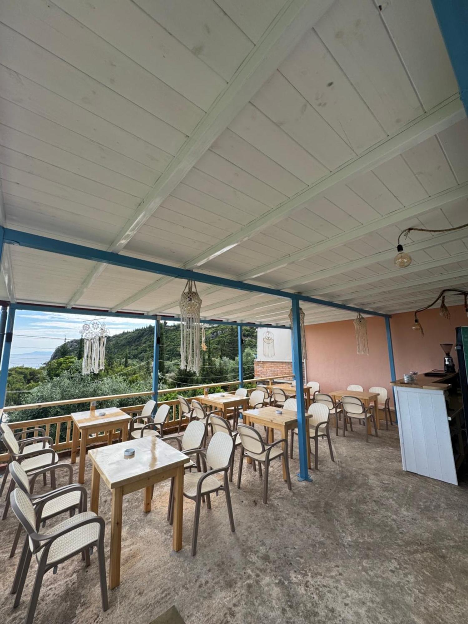 Guesthouse Rondo Himare Exterior photo